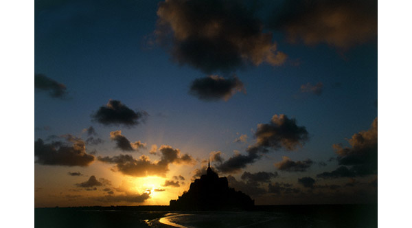 mont st michel clouds