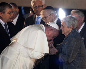 holocaust survivors pope francis