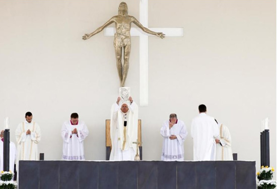 Francis in Fatima