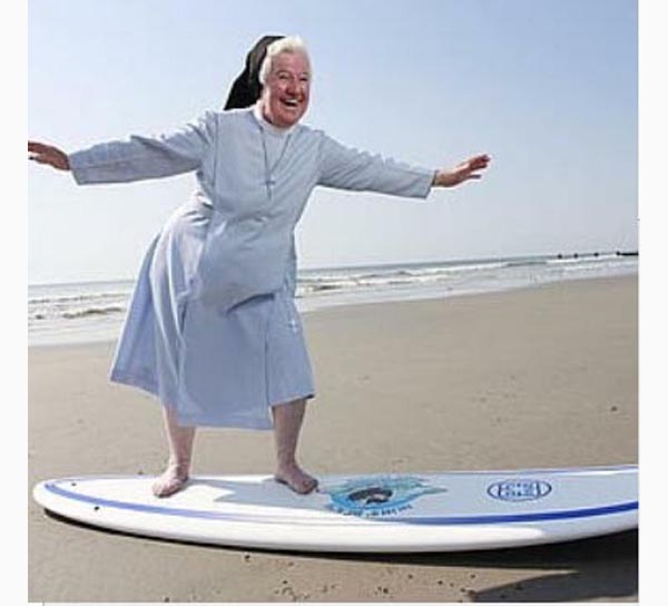 Beach nuns 01