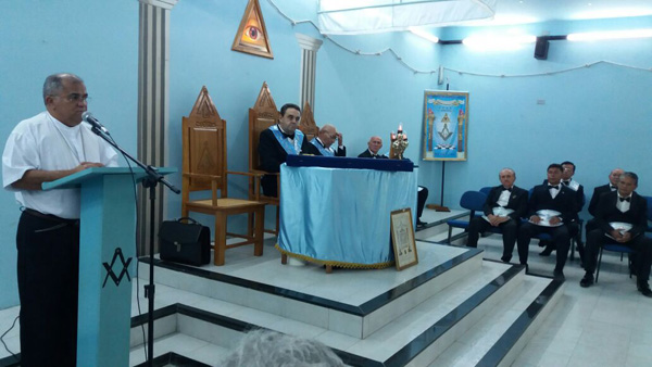 Bishop of Crato speaking in a masonic lodge in front of freemasons