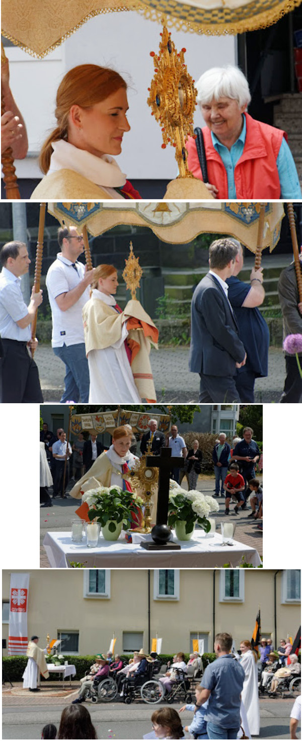 Women carry monstrance in Germany