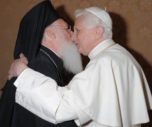 Benedict kisses schismatics