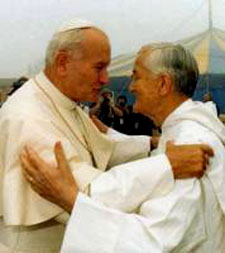 JP II embracing Robert Schultz